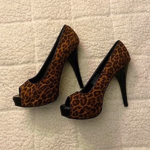 Chinese Laundry Pumps